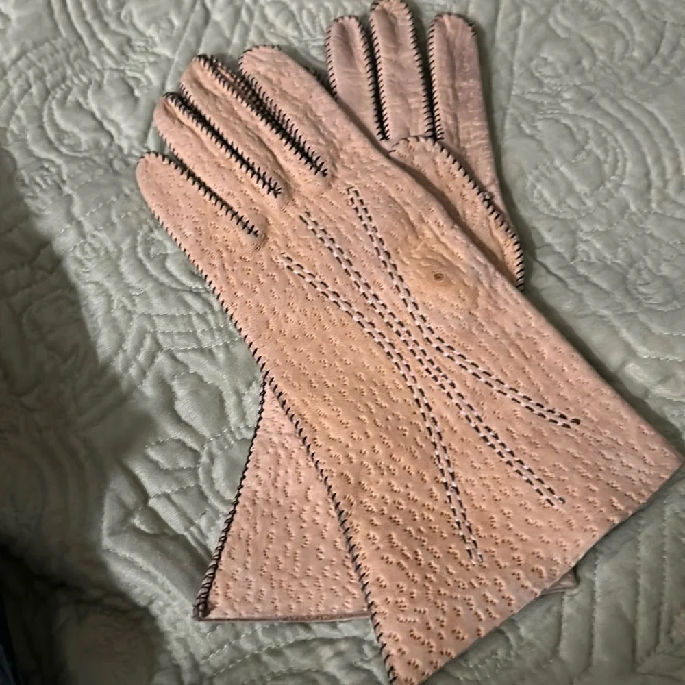 Handmade Table Cut Women’s Leather Gloves Sz. 6.5 EUC